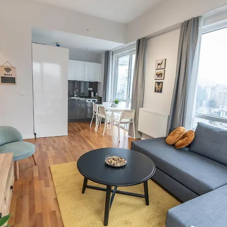 1-bdr Apt With View Poolgym Near Airport Metro Apartment