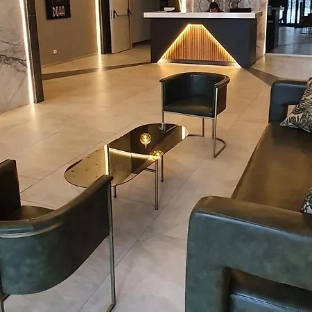 Apartment 1-bdr Apt With View Poolgym Near Airport Metro